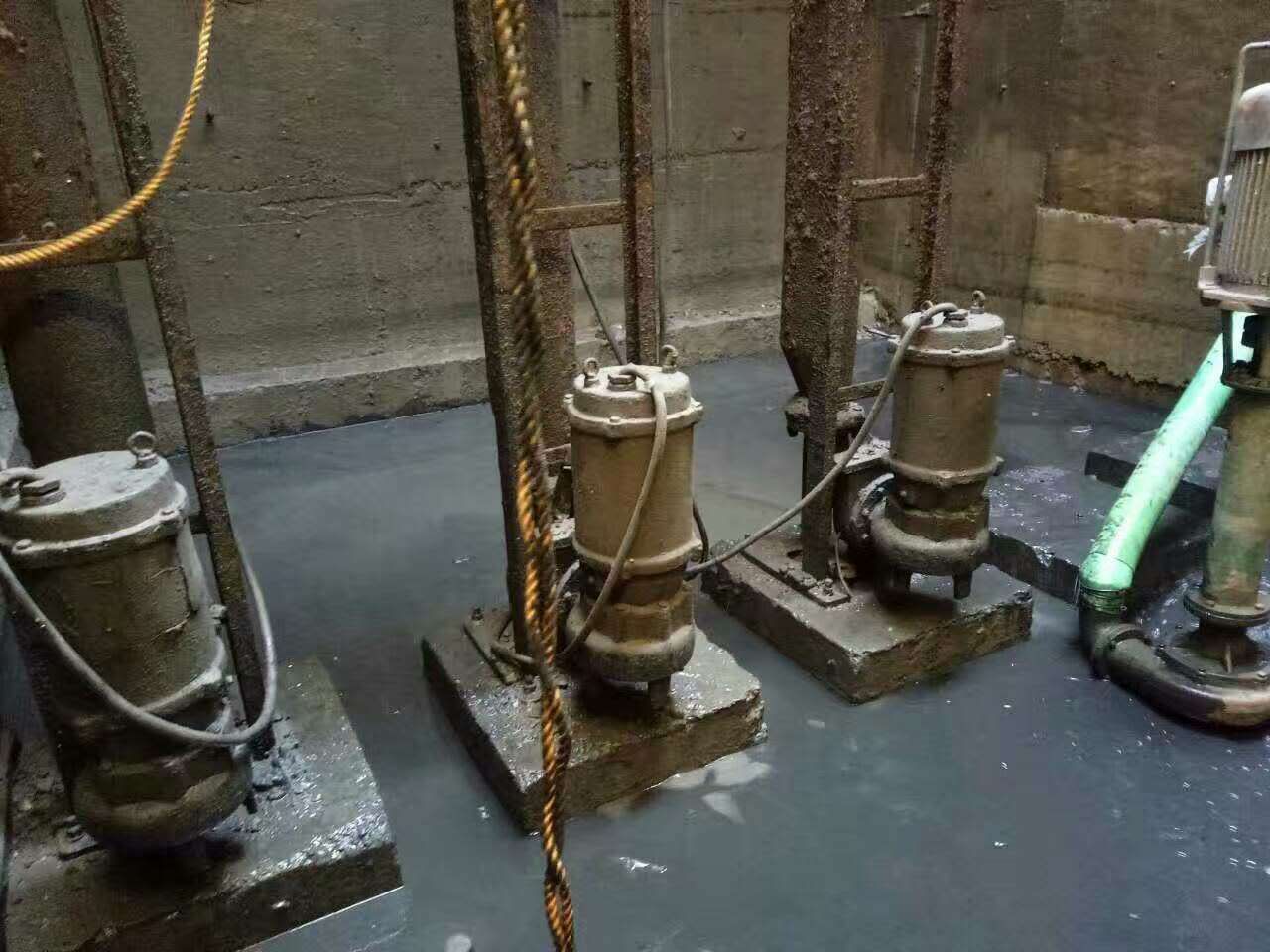 集宁污水池清理